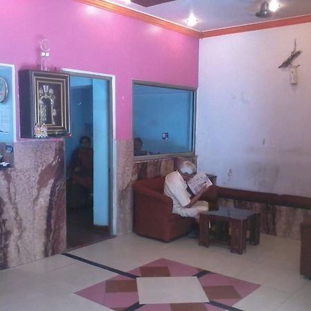 Hotel Krishna Palace New Delhi Bagian luar foto
