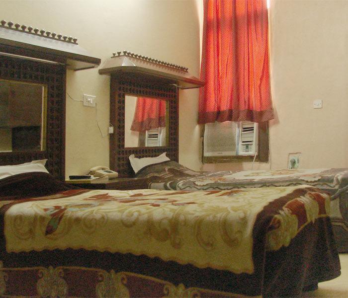 Hotel Krishna Palace New Delhi Bagian luar foto